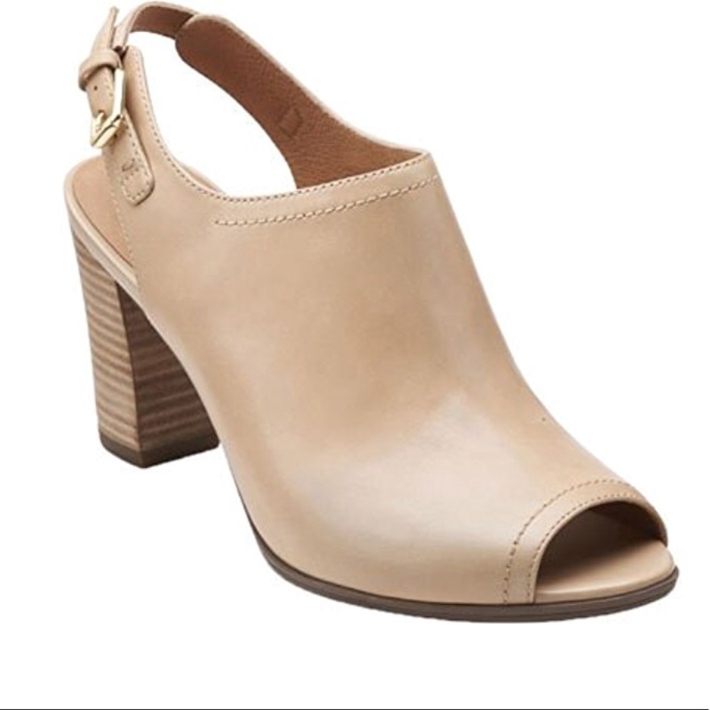 Clark’s Nude Artisan Shrina Brenna Sandals